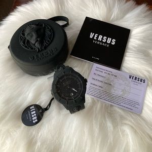 🛍 Versus Versace Unisex Tokyo Black Silicone Quartz Watch 🛍